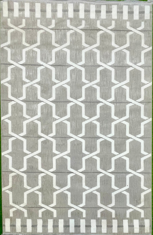 Grey Bordered Accent Rug- 156cmx230cm (5.1x7.7)feet